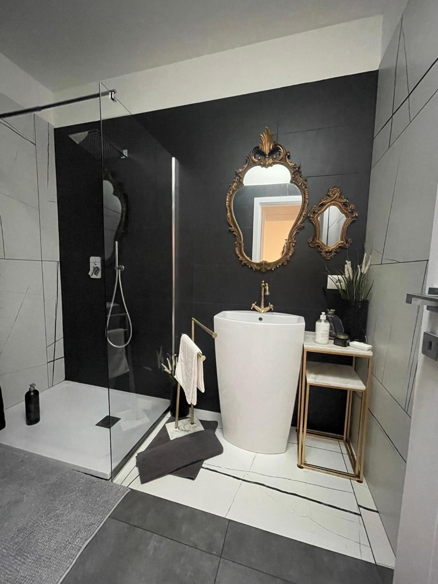 Decoluxe !Apartamento Con 1 Camera Da Letto , In Zona San Paolo , Via Martiniana Turim Exterior foto